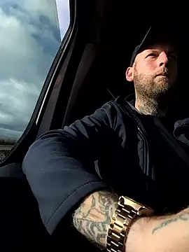 Snapshot of dave32000 chatting on 16, 2, 2026 dave32000 online show from 16, 2, 2026