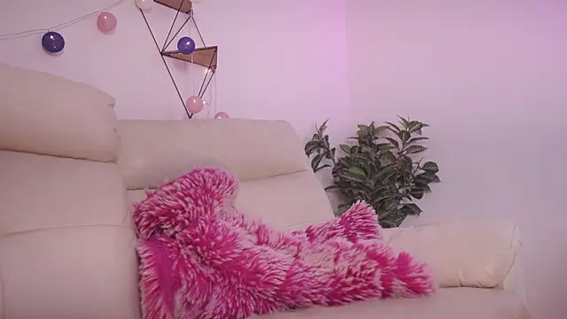 Shopie Colucci online show from 10, 3, 2026