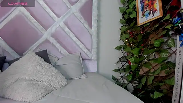 Snapshot of luxx_11 chatting on 12, 2, 2026 luxx 11 online show from 12, 2, 2026