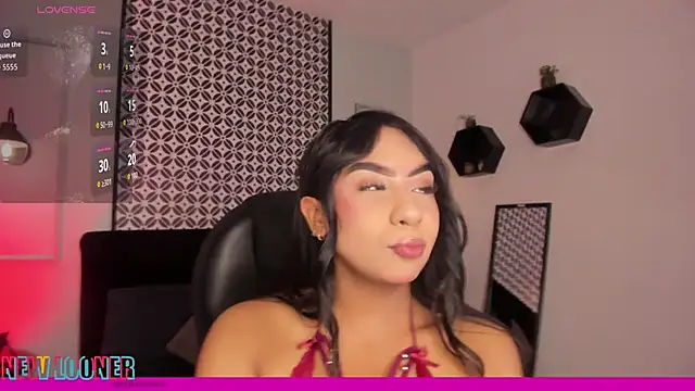 Lola 12  online show from 24, 3, 2026