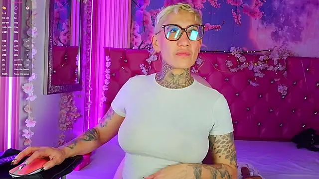Everlyn sexx online show from 27, 5, 2026