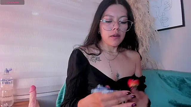 Snapshot of Lanadelrey_1 chatting on 13, 2, 2026 Lanadelrey 1 online show from 13, 2, 2026