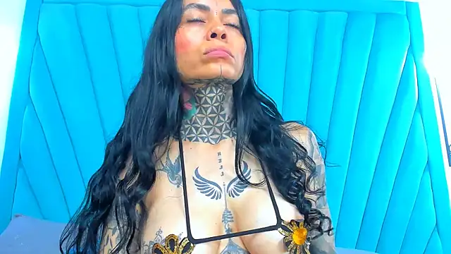 Mia Reyesjs online show from 8, 3, 2026