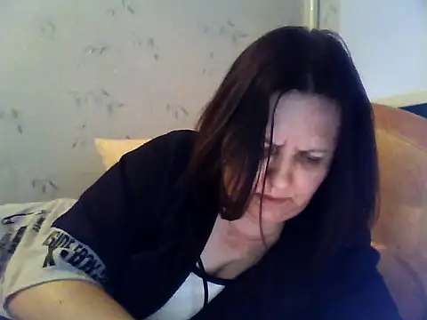 Snapshot of LockyCharm111 chatting on 24, 4, 2026 LockyCharm111 online show from 24, 4, 2026