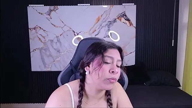 Snapshot of Sophie19__ chatting on 26, 3, 2026 Sophie19 online show from 26, 3, 2026