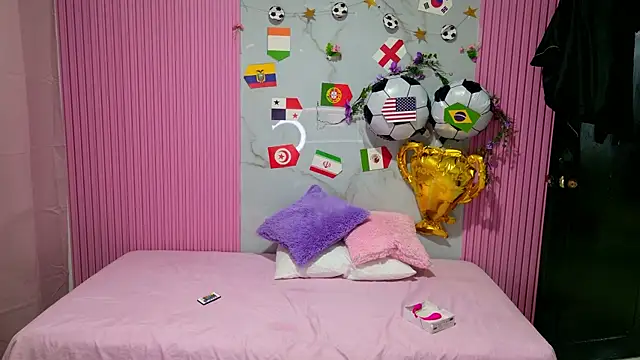 Snapshot of Sophie19__ chatting on 2, 7, 2026 Sophie19 online show from 2, 7, 2026