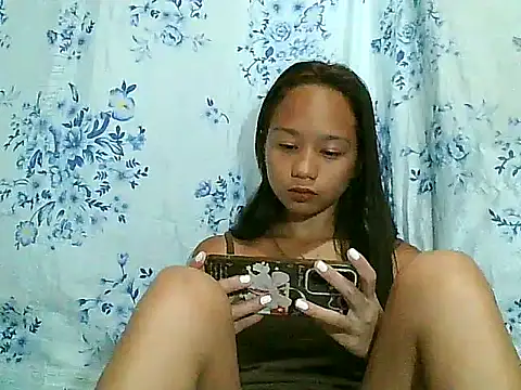 Snapshot of Asianpinay_Skinny1818 chatting on 8, 4, 2026 Asianpinay Skinny1818 online show from 8, 4, 2026