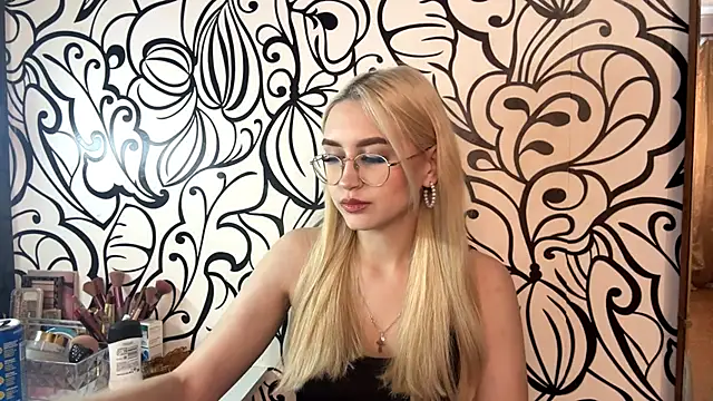 Kat Catherine online show from 25, 2, 2026