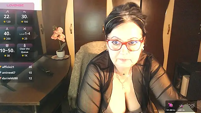 exiMIlf online show from 11, 5, 2026