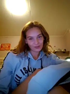 Snapshot of sweetsophie69 chatting on 6, 5, 2026 sweetsophie69 online show from 6, 5, 2026
