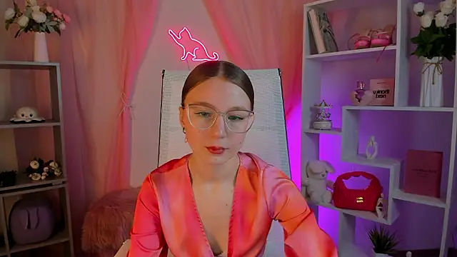 ElliFrankenweenie online show from 2, 3, 2026