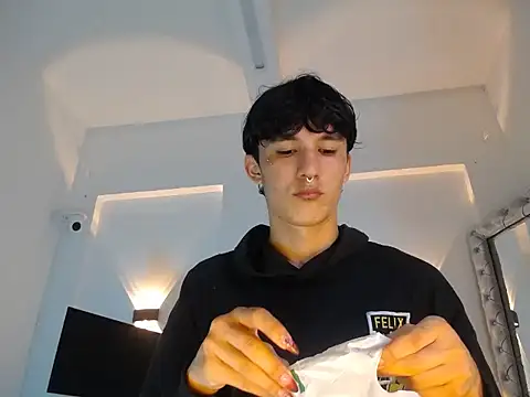 jullian ricci online show from 8, 4, 2026