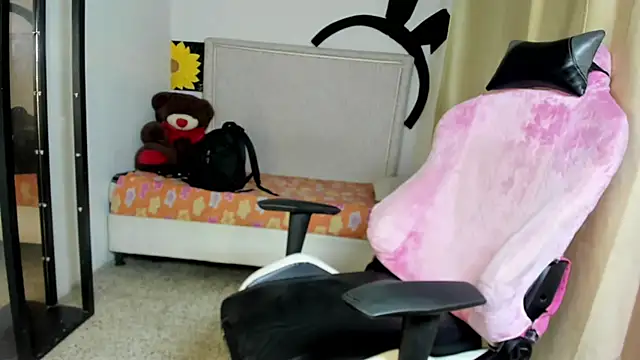 Top and bottom online show from 13, 4, 2026