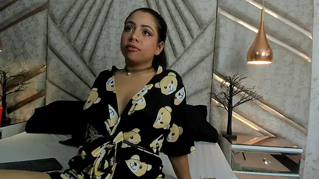 CloheBell online show from 4, 3, 2026