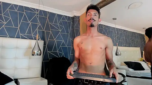 NoaahTylor online show from 28, 3, 2026