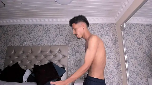 NoaahTylor online show from 5, 4, 2026