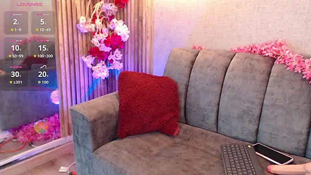 Snapshot of Siena_fox chatting on 28, 2, 2026 Siena fox online show from 28, 2, 2026