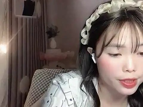 Girl-crazy1 online show from 25, 2, 2026