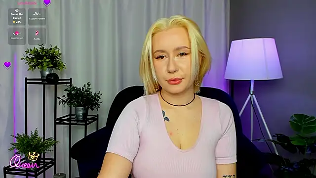 Snapshot of Emily__Bliss chatting on 21, 2, 2026 Emily Bliss online show from 21, 2, 2026