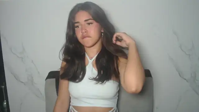 Snapshot of melodyphillips_2_ chatting on 3, 5, 2026 melodyphillips 2 online show from 3, 5, 2026