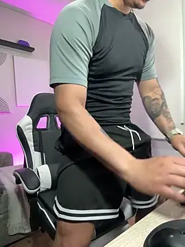 Snapshot of _robertobaggioo chatting on 24, 2, 2026 robertobaggioo online show from 24, 2, 2026