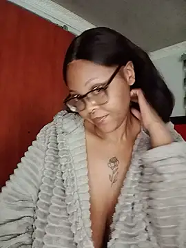 Snapshot of ShantelBootyBoobs chatting on 10, 7, 2026 ShantelBootyBoobs online show from 10, 7, 2026