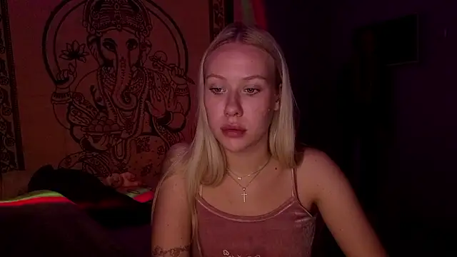 Snapshot of pureeangel chatting on 26, 2, 2026 pureeangel online show from 26, 2, 2026