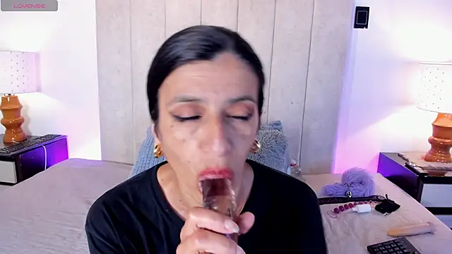 Snapshot of MissMilf_ chatting on 21, 4, 2026 MissMilf online show from 21, 4, 2026