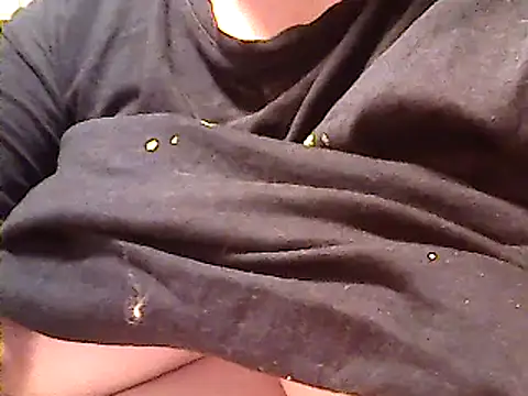 Snapshot of squirtshantal chatting on 2, 3, 2025 squirtshantal online show from 2, 3, 2025