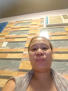 Snapshot of squirtshantal chatting on 13, 10, 2025 squirtshantal online show from 13, 10, 2025