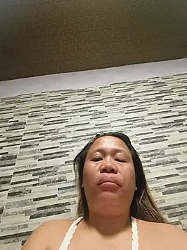 Snapshot of squirtshantal chatting on 3, 6, 2026 squirtshantal online show from 3, 6, 2026