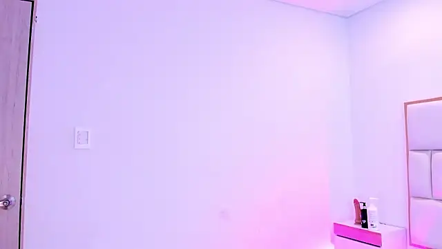 Snapshot of Violetta-foxx chatting on 24, 2, 2026 Violetta-foxx online show from 24, 2, 2026