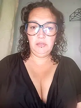  Saraqueen online show from 9, 4, 2026