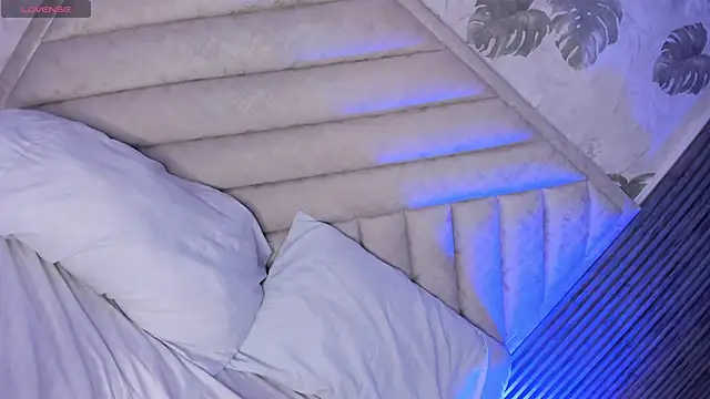 SarahRizof online show from 28, 2, 2026