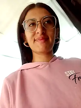 Esperanza  hot online show from 27, 2, 2026