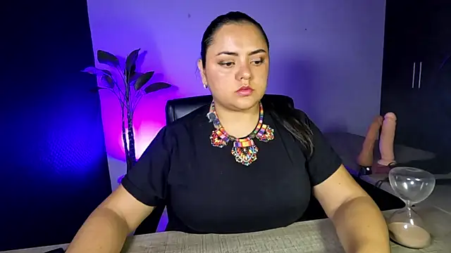 AzaraOnyx online show from 20, 5, 2026