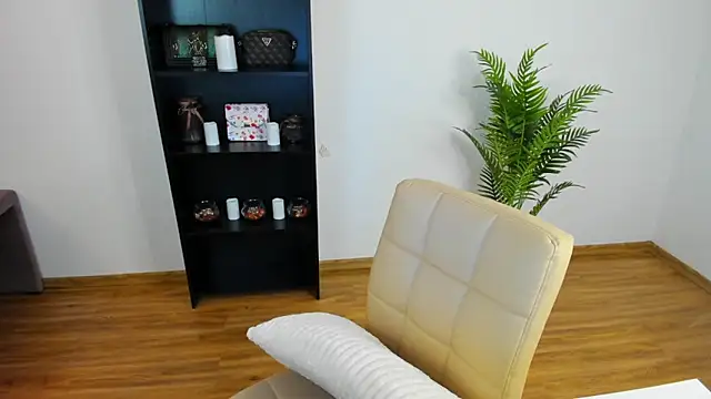 khloe starrr online show from 31, 5, 2026