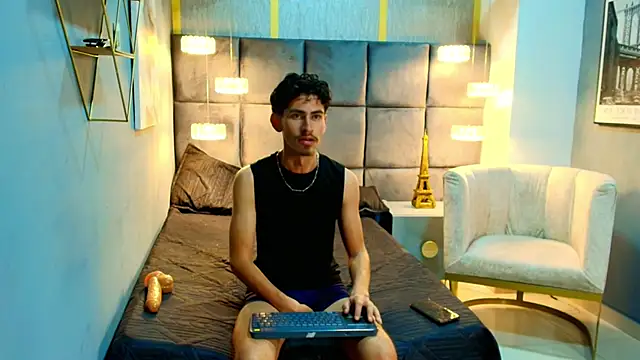 skinny jean  online show from 13, 4, 2026