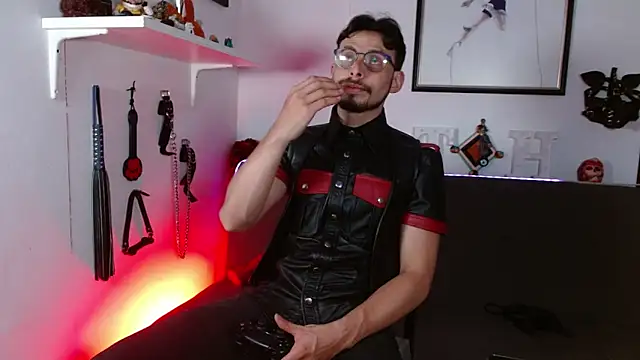 Thom sam  online show from 8, 3, 2026