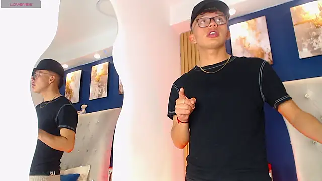 Dark Nico online show from 13, 3, 2026