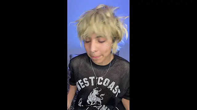 Snapshot of prince_oliverr chatting on 17, 3, 2026 prince oliverr online show from 17, 3, 2026