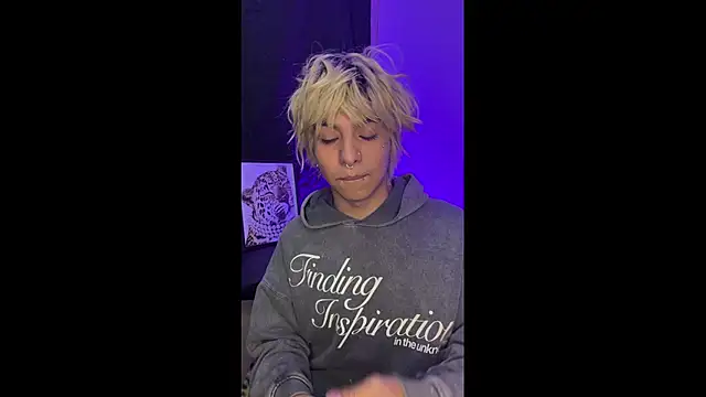 Snapshot of prince_oliverr chatting on 1, 4, 2026 prince oliverr online show from 1, 4, 2026