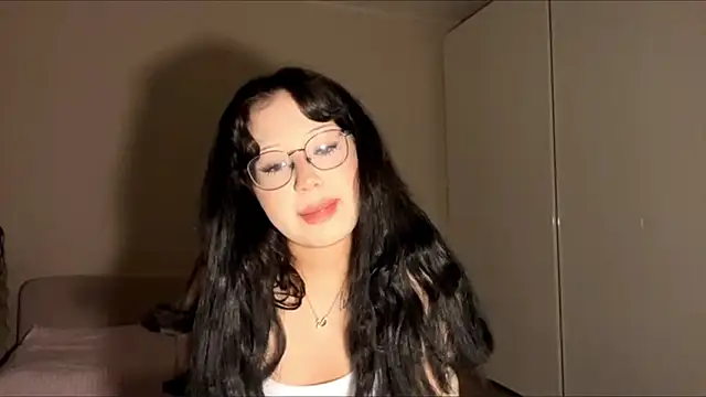 KateGlowee online show from 21, 2, 2026