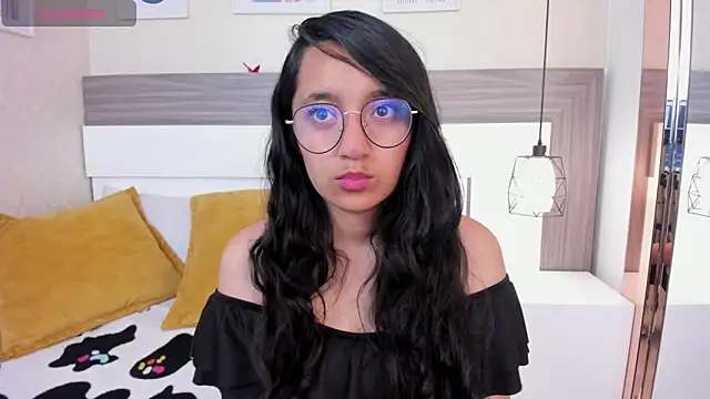 Snapshot of Emilyblussh chatting on 3, 3, 2026 Emilyblussh online show from 3, 3, 2026