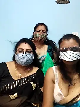 Kannadasexywifes online show from 26, 4, 2026