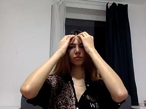 KiraVixenSweet online show from 23, 2, 2026