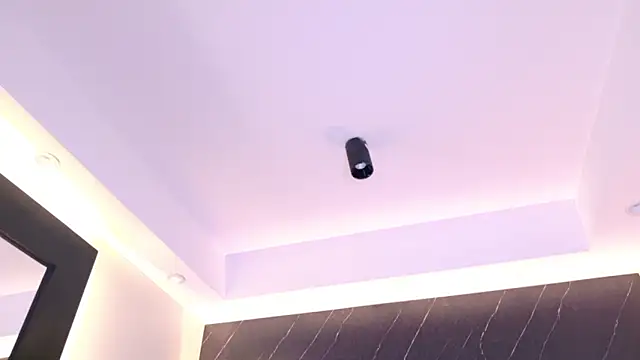 Kinsleybrown online show from 17, 4, 2026