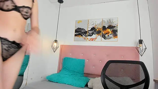 kiara  white1 online show from 18, 2, 2026