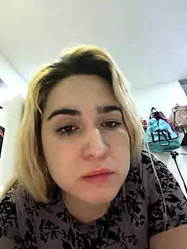 Snapshot of violet-grey chatting on 16, 4, 2026 violet-grey online show from 16, 4, 2026