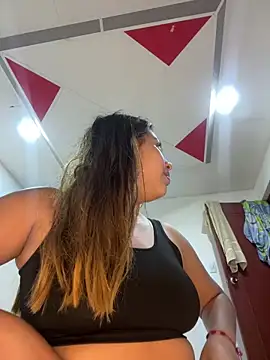 Snapshot of Emiily_joee_ chatting on 27, 5, 2026 Emiily joee online show from 27, 5, 2026